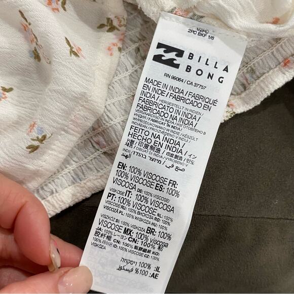 Billabong Love Somebody Cropped Long Sleeve Ballon Top - Picture 8 of 13